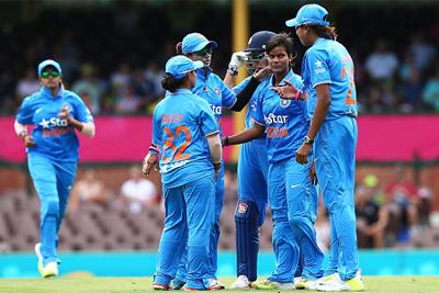 ಪ್ರಥಮ ಟ್ವೆಂಟಿ-20:ಅನುಜಾ ಆಲ್‌ರೌಂಡ್ ಆಟ ಭಾರತ ಶುಭಾರಂಭ